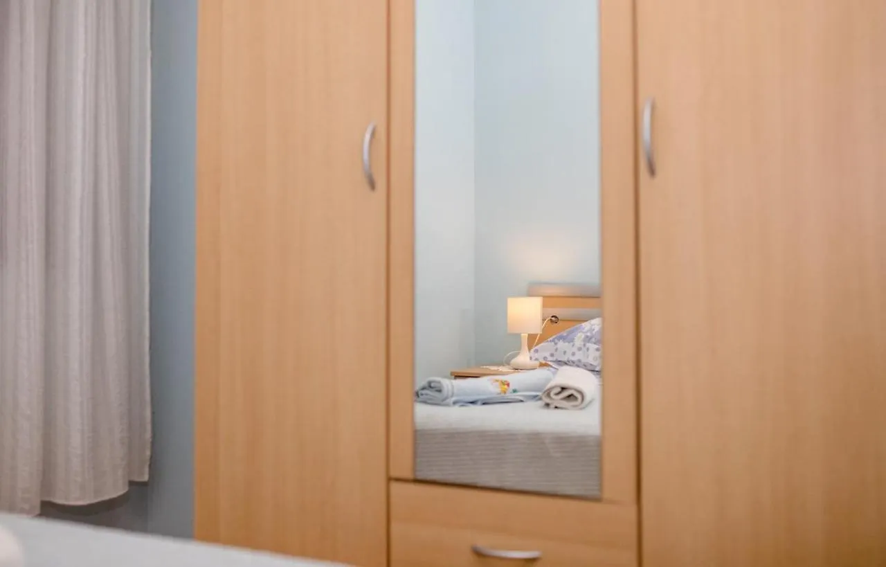 Apartments Mate Barbat na Rabu Guest house