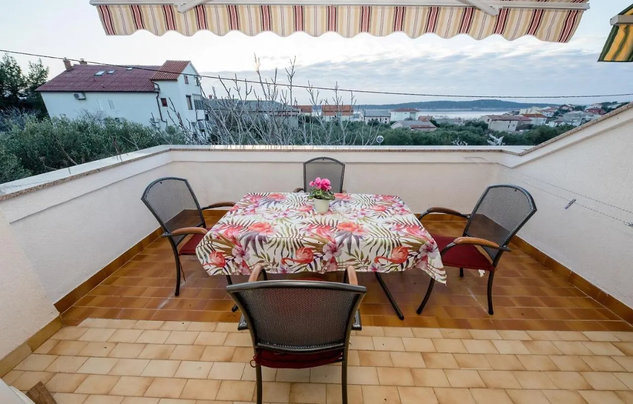 Гостевой дом Apartments Mate Barbat na Rabu