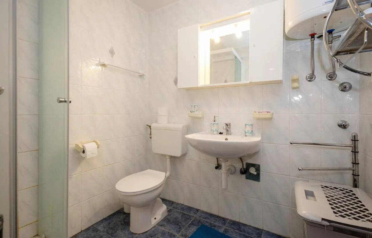 Гостевой дом Apartments Mate Barbat na Rabu