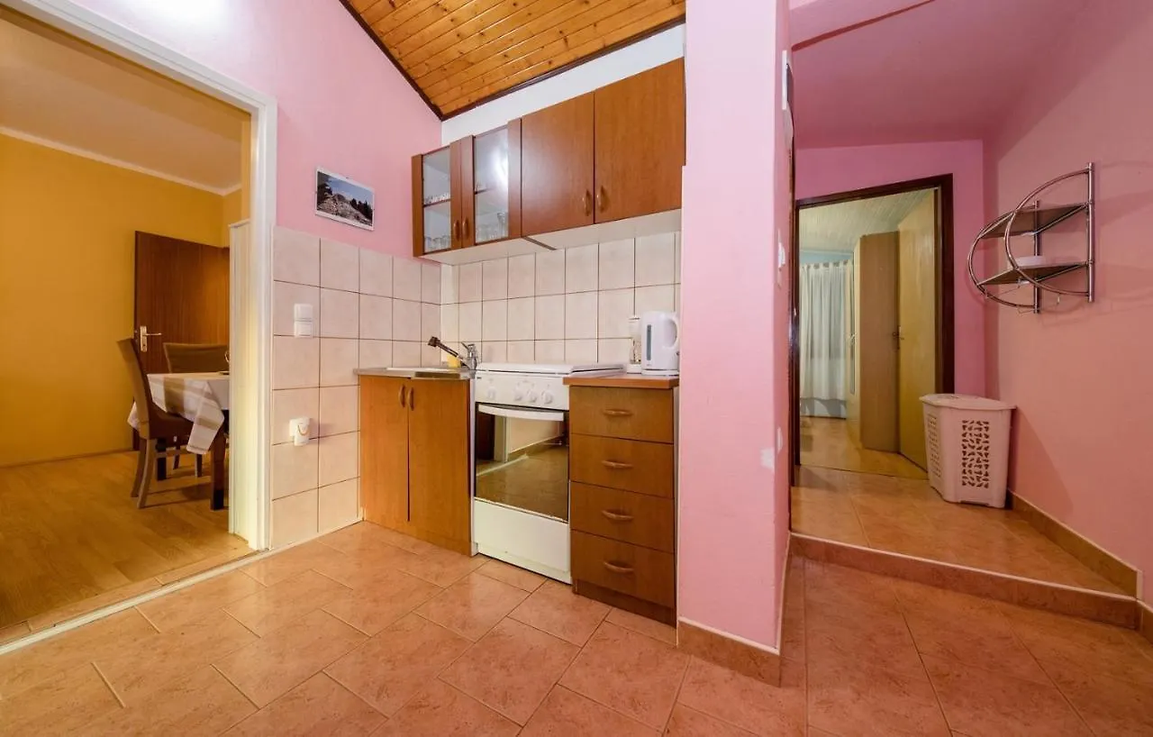 Apartments Mate Barbat na Rabu Guest house